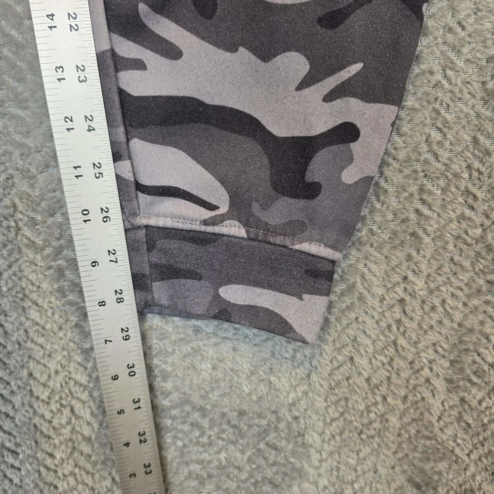 Vintage NBA Chicago Bulls Kids Gray Camo Jogger Pants Fleece Lined Large